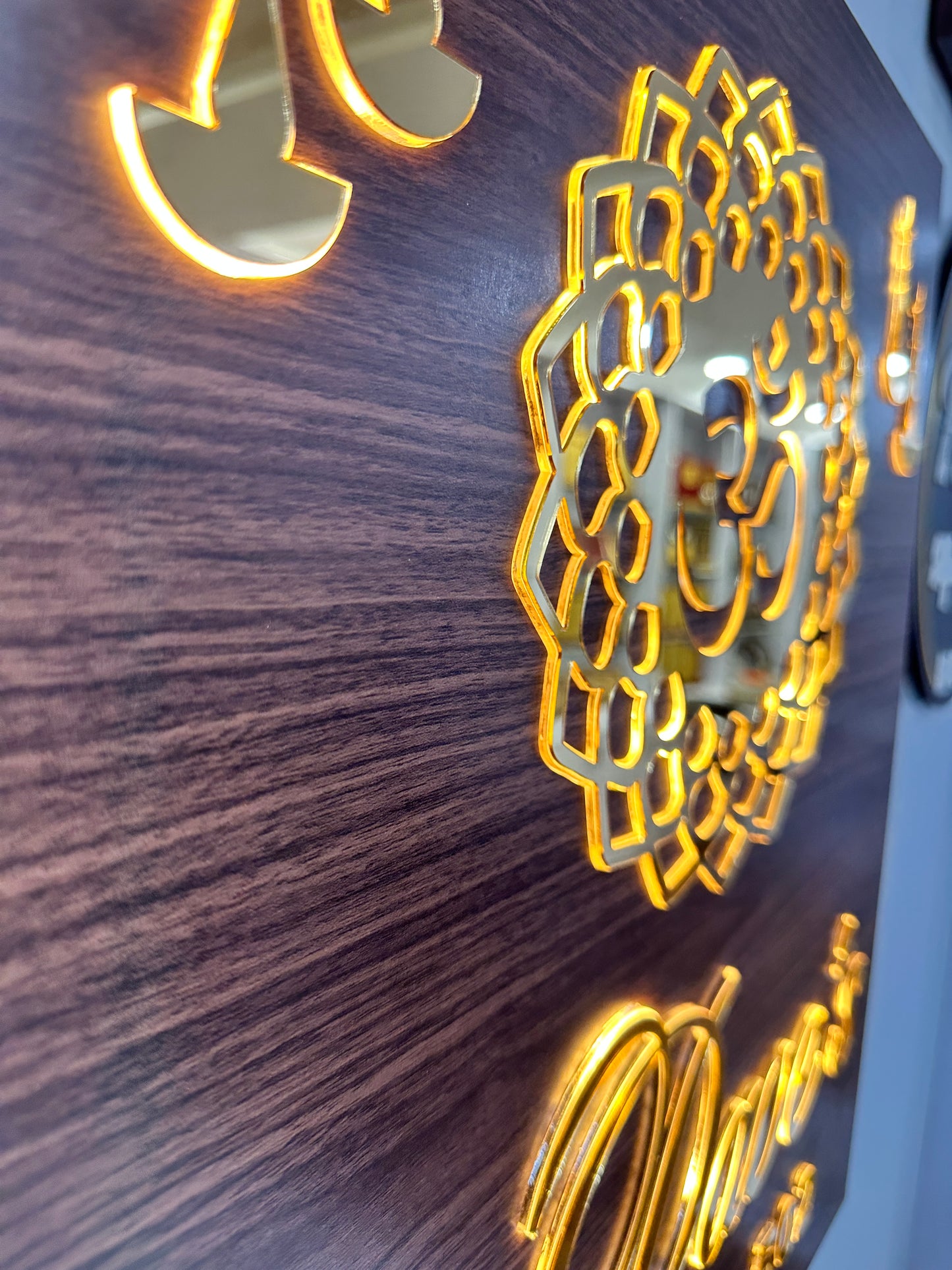 Om LED Name plate