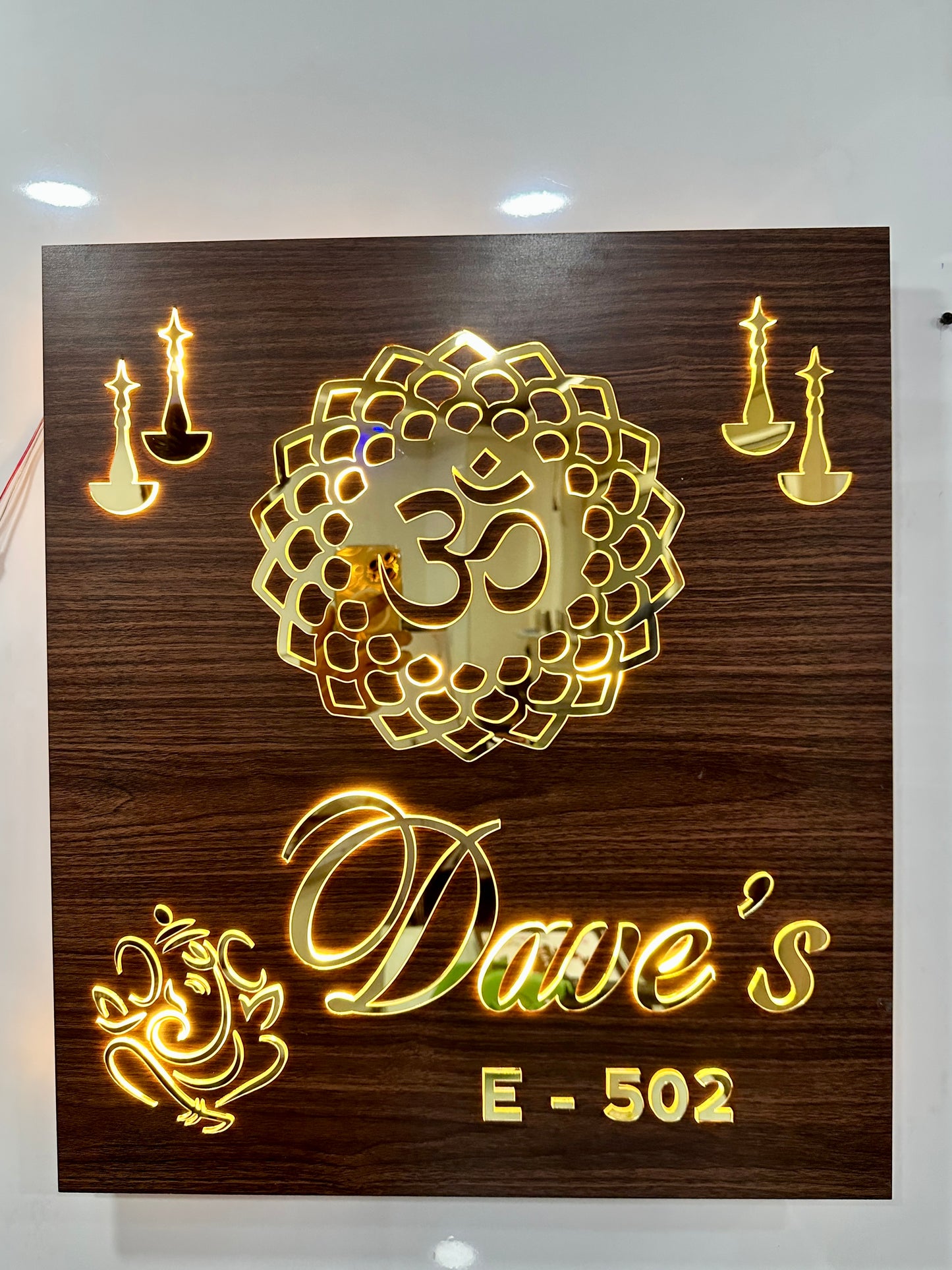Om LED Name plate