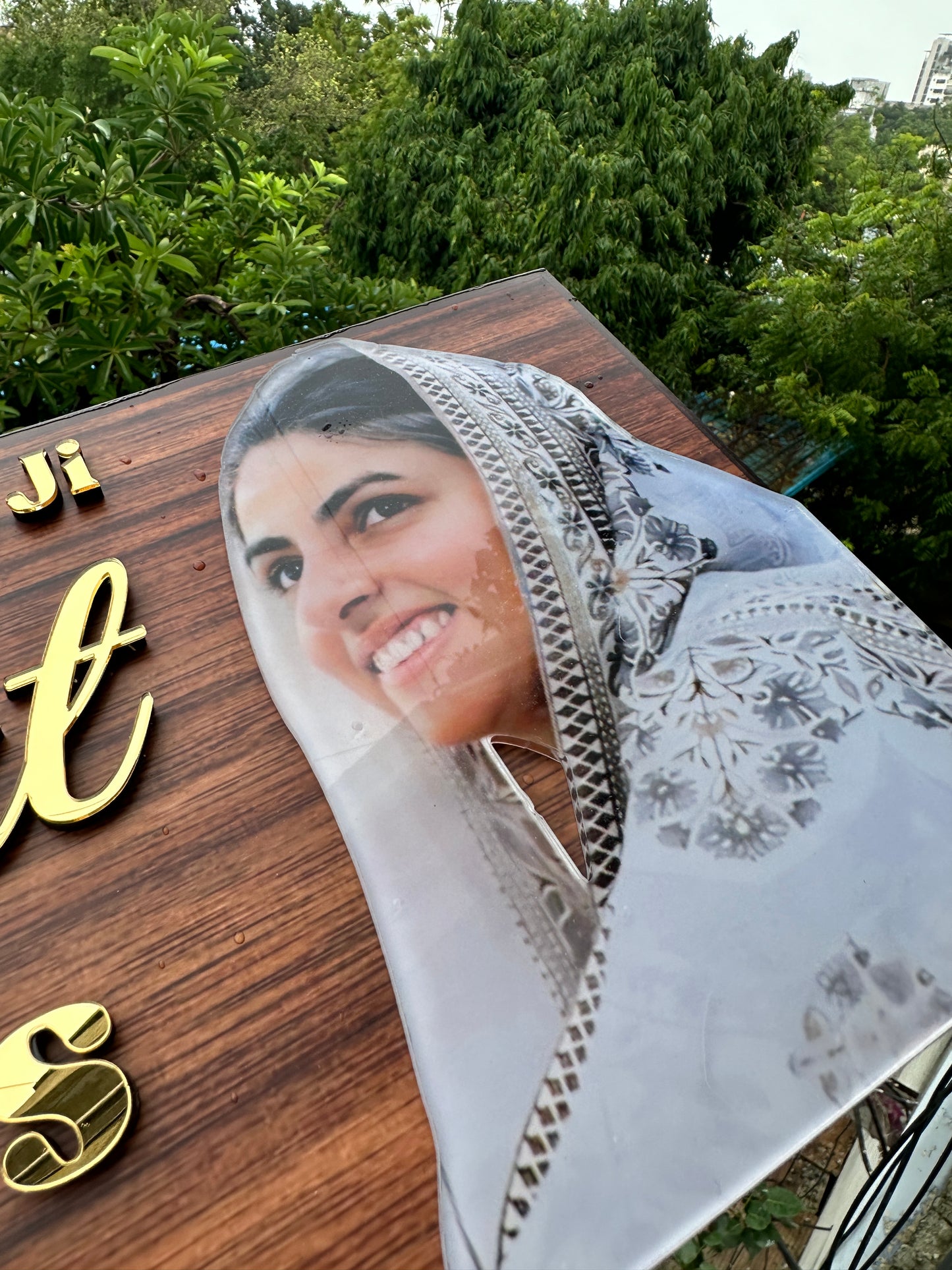 Photo name plate