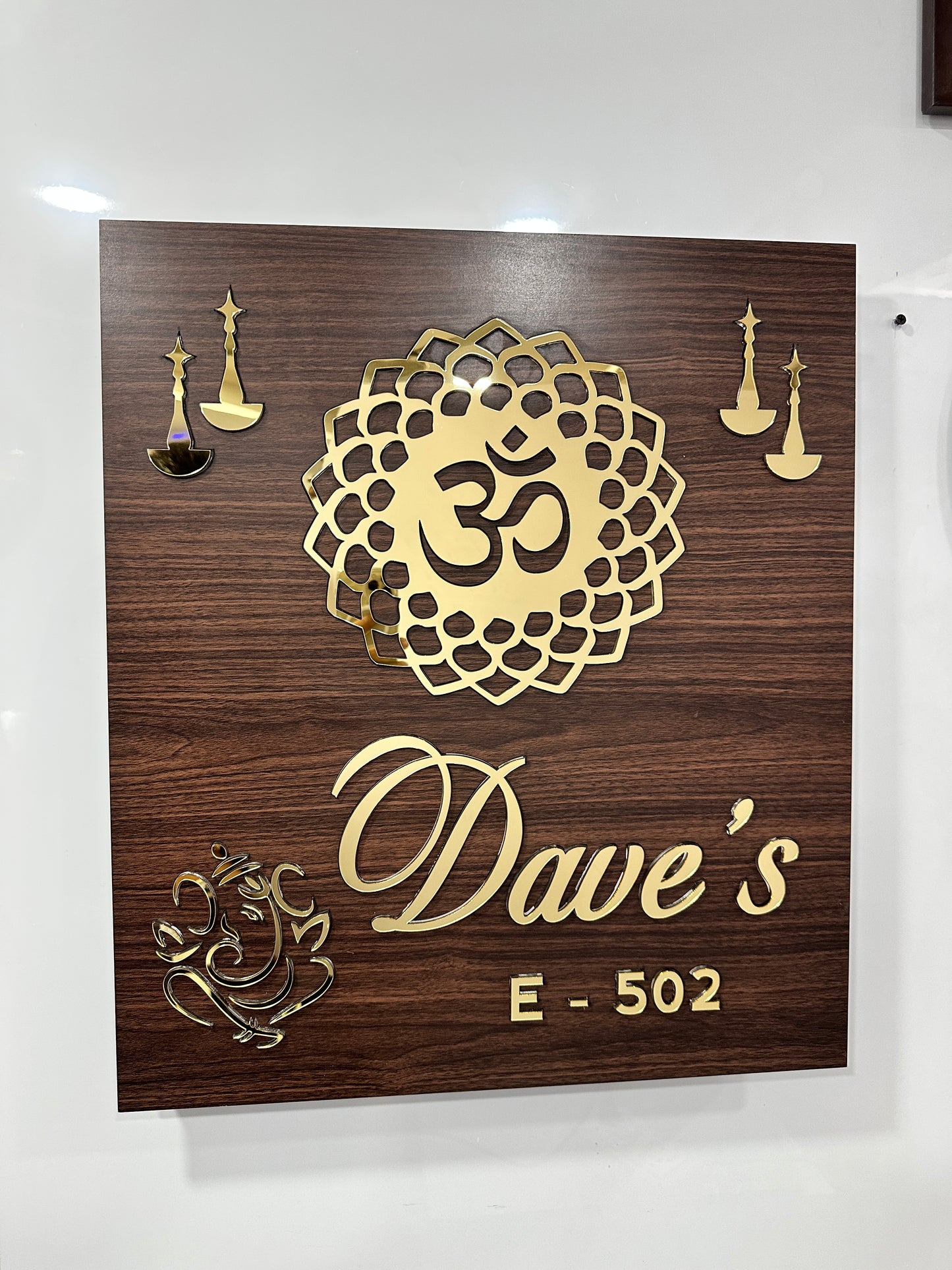 Om LED Name plate