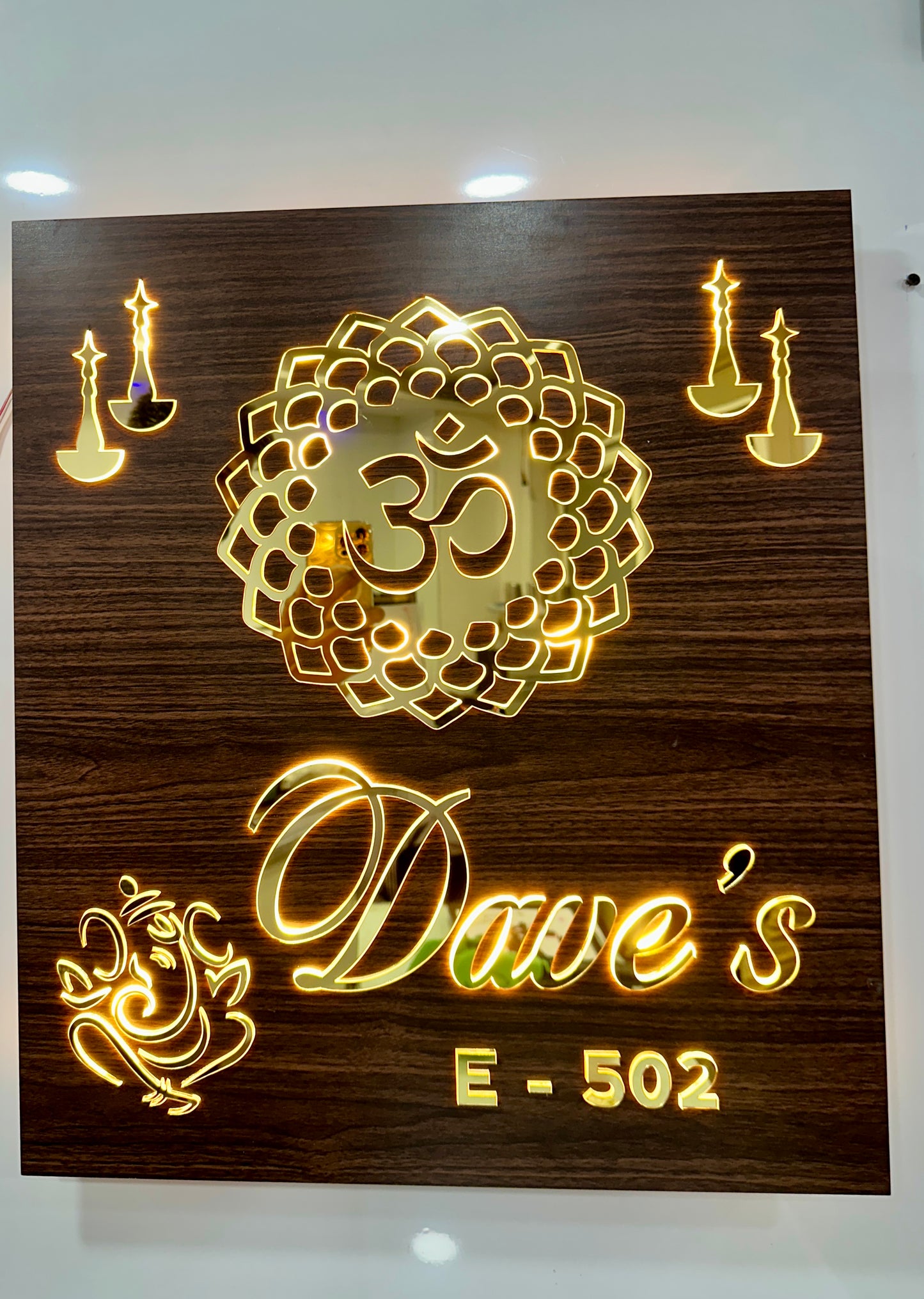 Om LED Name plate
