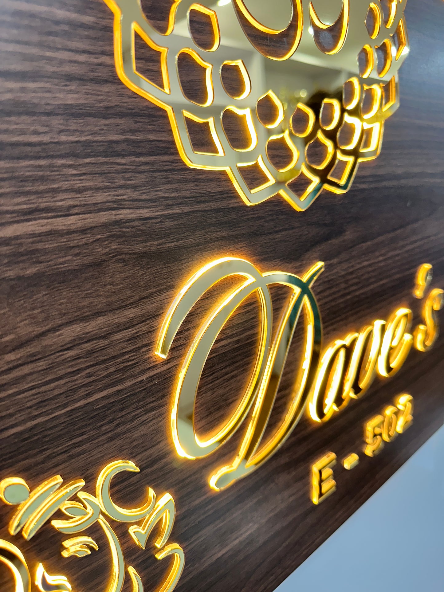 Om LED Name plate