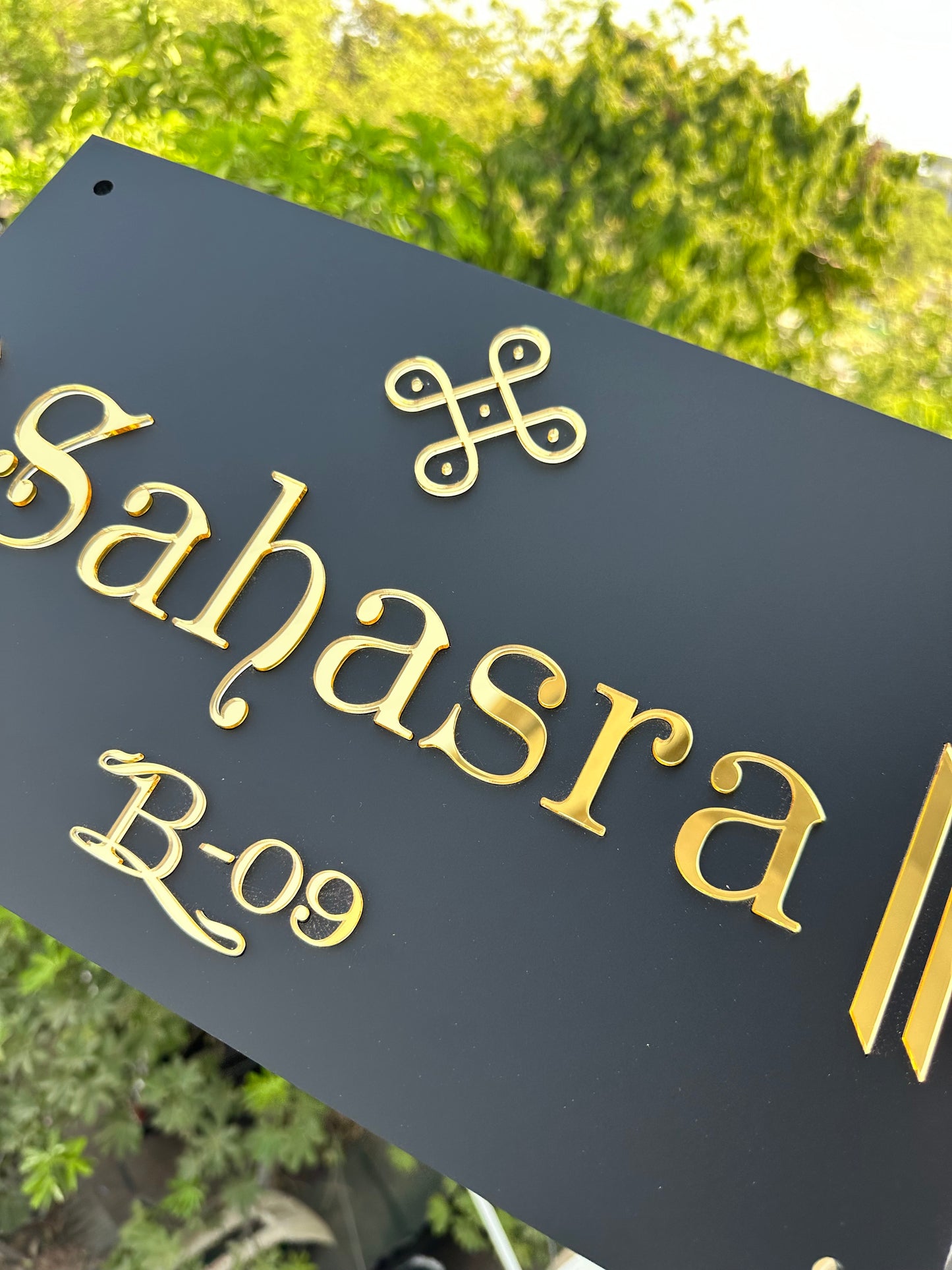 Sahastra plate