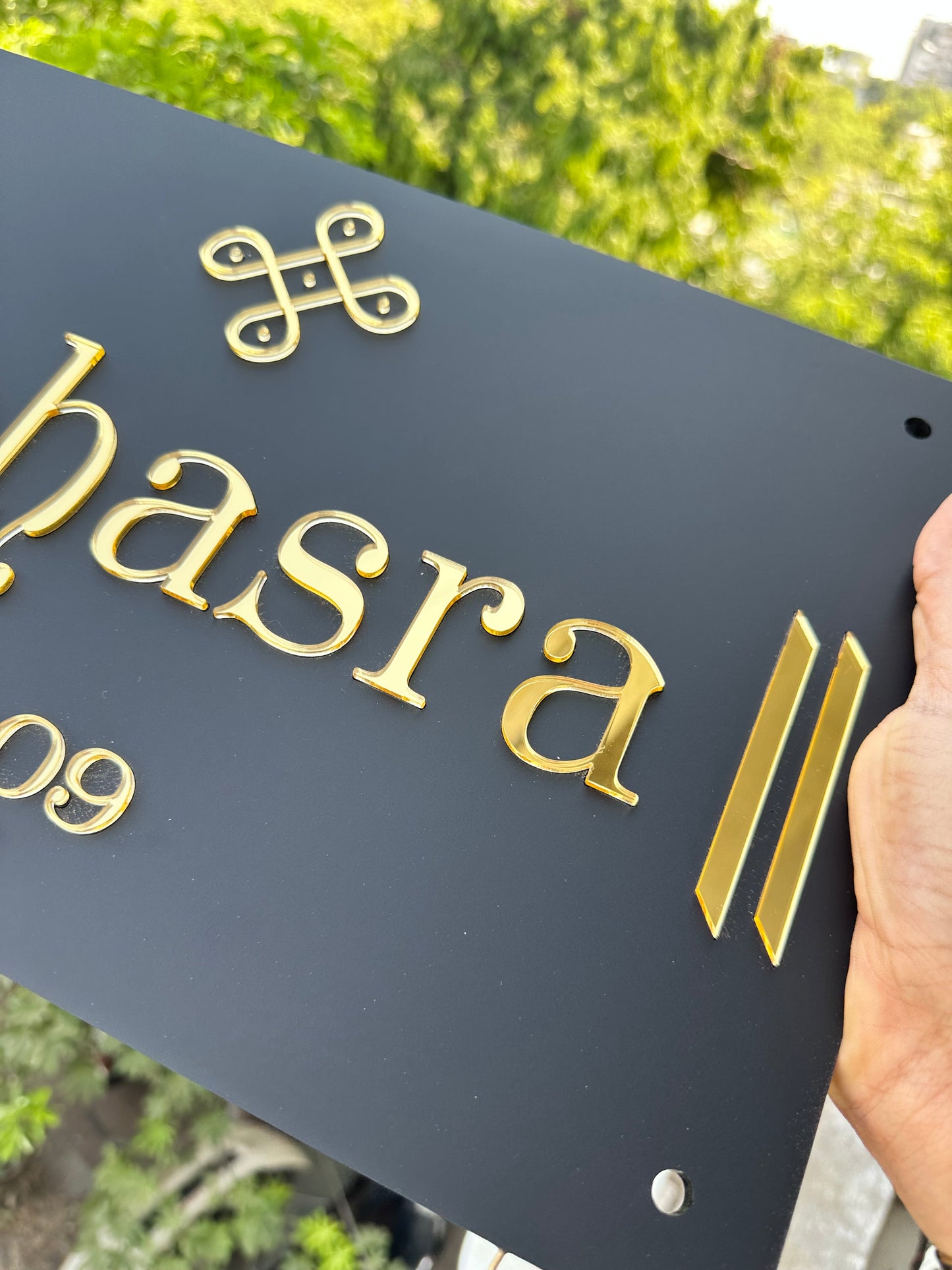 Sahastra plate