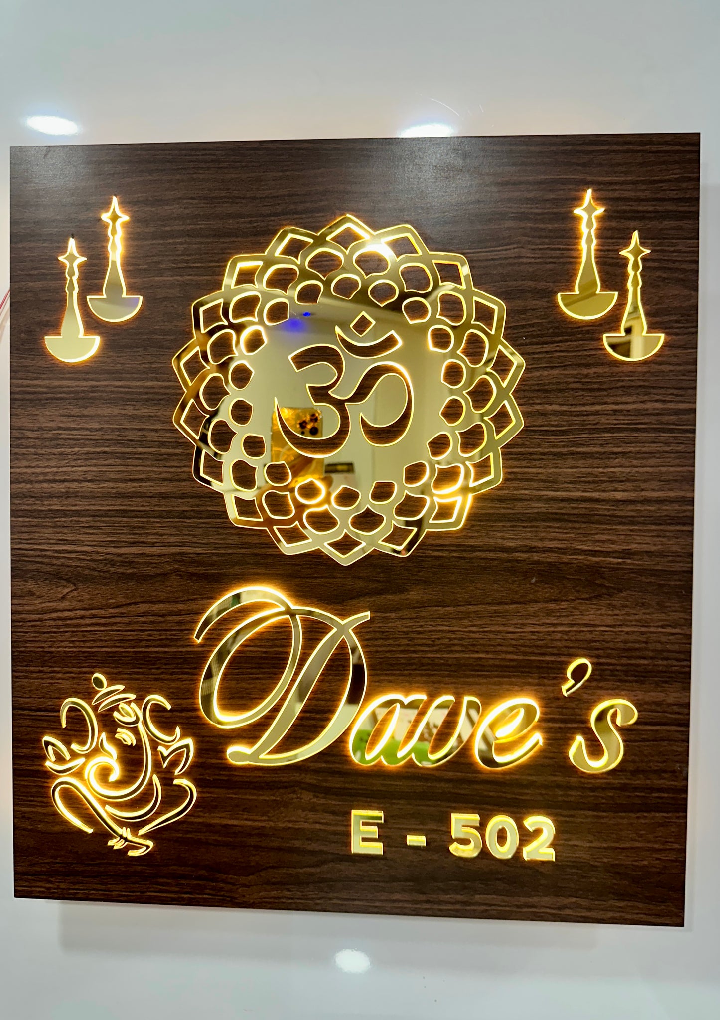 Om LED Name plate
